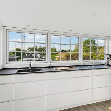 Stunning In With House Sea View *