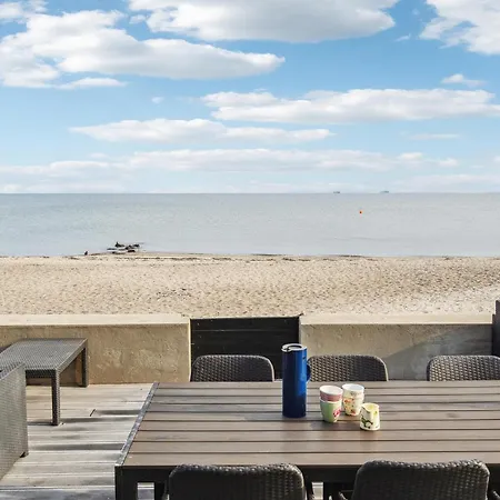 بيت للعطل Stunning In With House Sea View